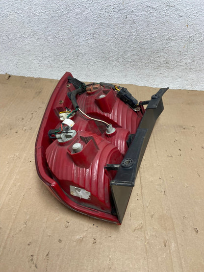 2005 to 2008 Kia Sportage Left Driver Side LH Side Tail Light AE9188 LK7