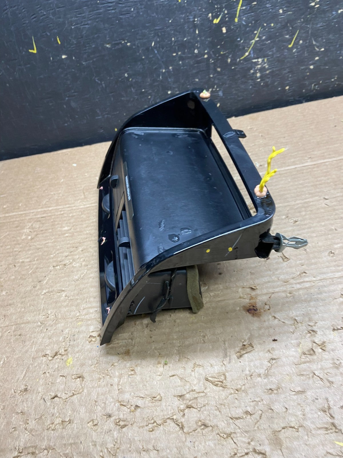 2008 to 2012 Ford Escape Center Dash Air Vent Panel Bezel Trim w1977 DG4