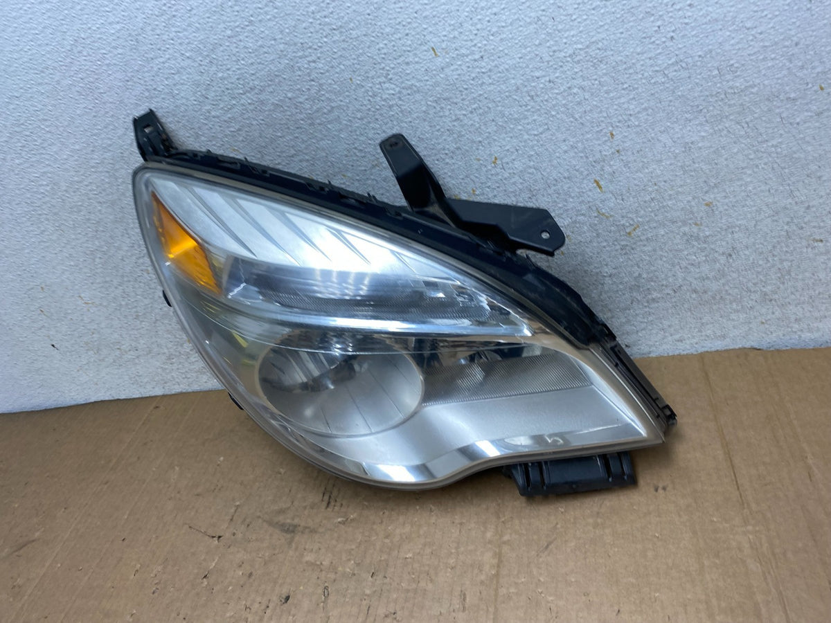 2010 - 2015 Chevrolet Equinox Halogen Headlight Right Passenger Side AI8920 DW1