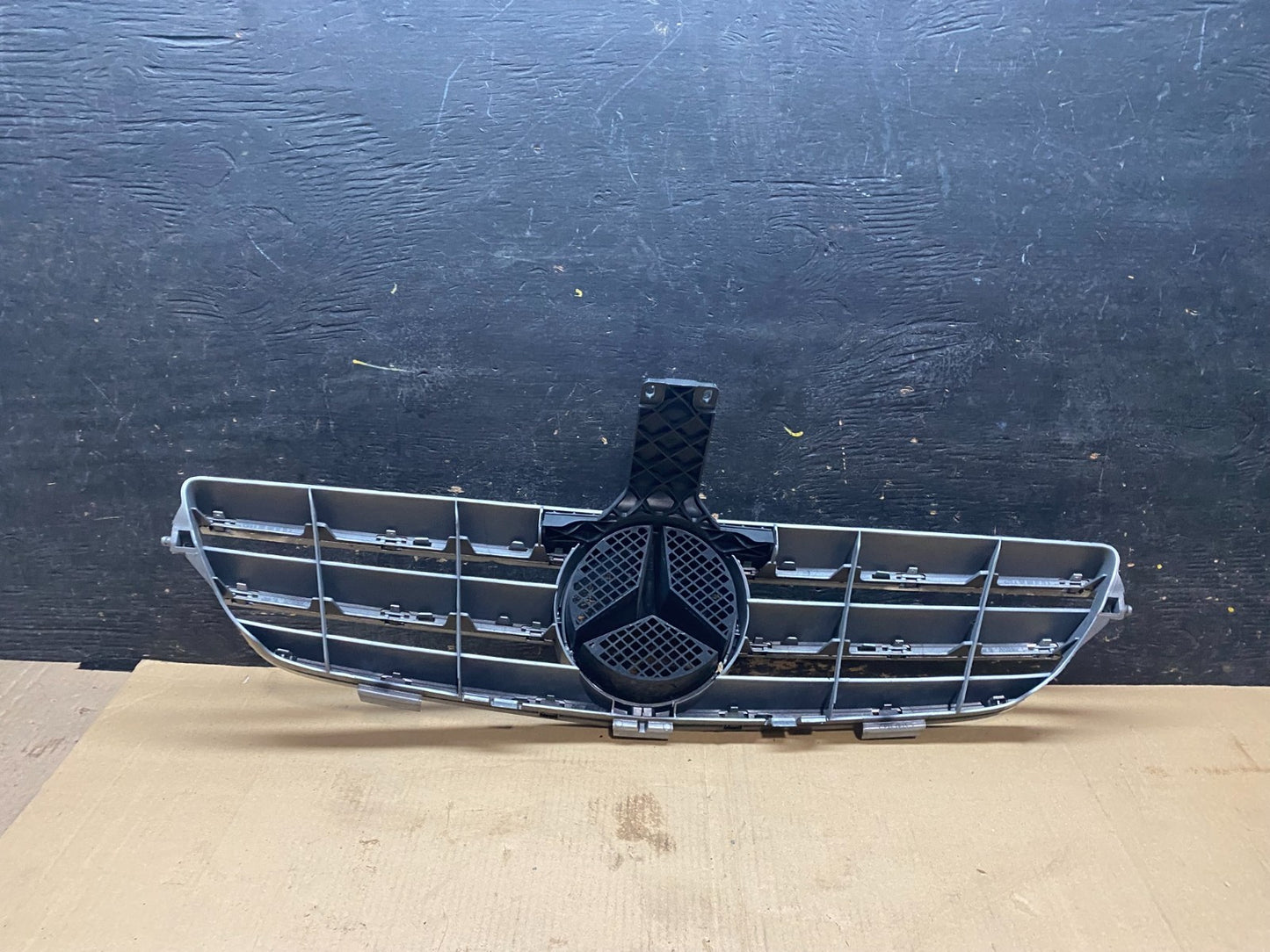 2003-2009 Mercedes Clk-Class W209 CLK550 CLK55 Front Upper Grill Grille x2986 DG7