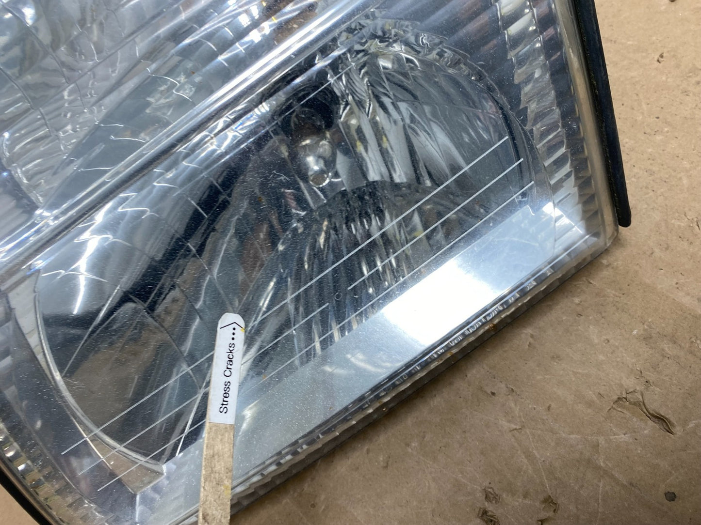 2002-2005 Mercury Mountaineer Left Driver Lh Side Halogen Headlight AC5771 DW4