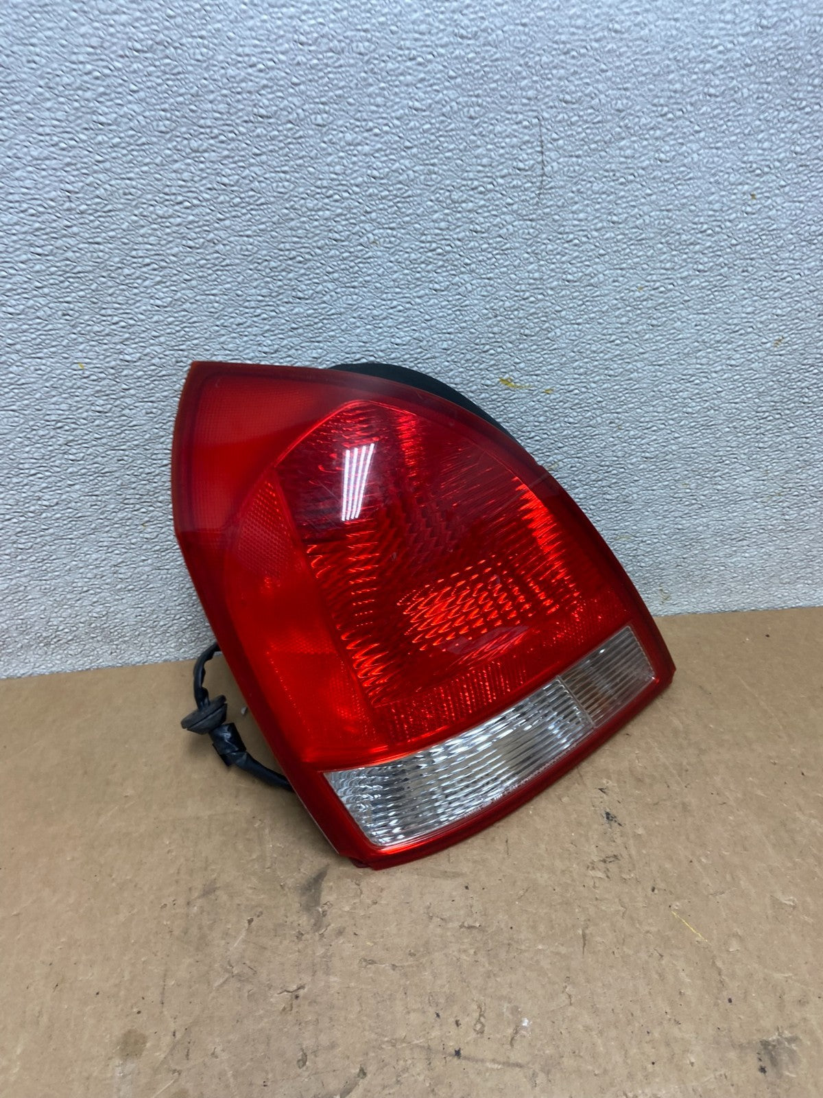 2001-2003 Sedan Hyundai Elantra Left Driver Lh Side Tail Light Oem Z7619 DW2