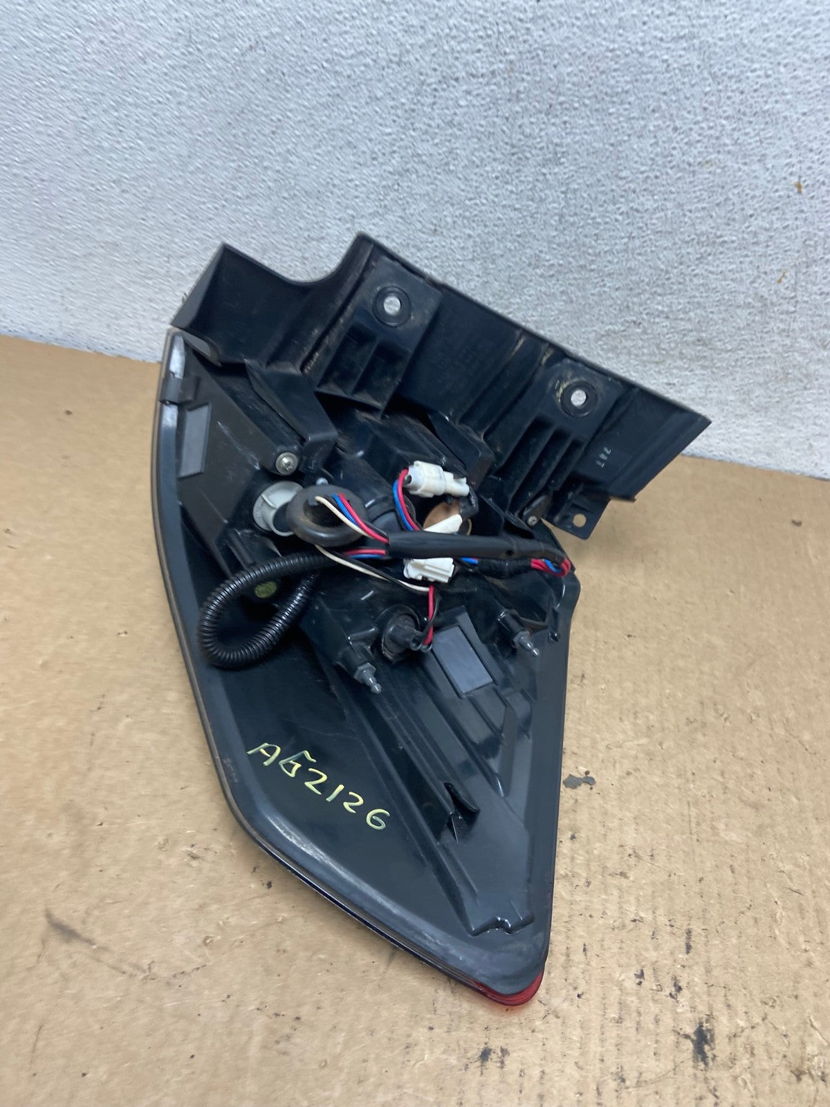 2017 - 2020 Nissan Rogue Outer Left Driver LH Side Tail Light AG2126 LK6