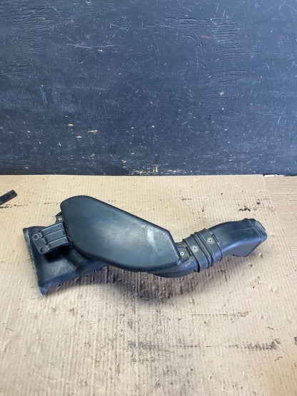 2009 Mitsubishi Outlander 1505A090 Air Intake Tube/Resonator Q3258 DG0