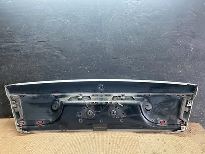 2000-2002 Saturn SL2 Sedan Center Tail Light Lid Trunk Rear Panel  V6799 DG7