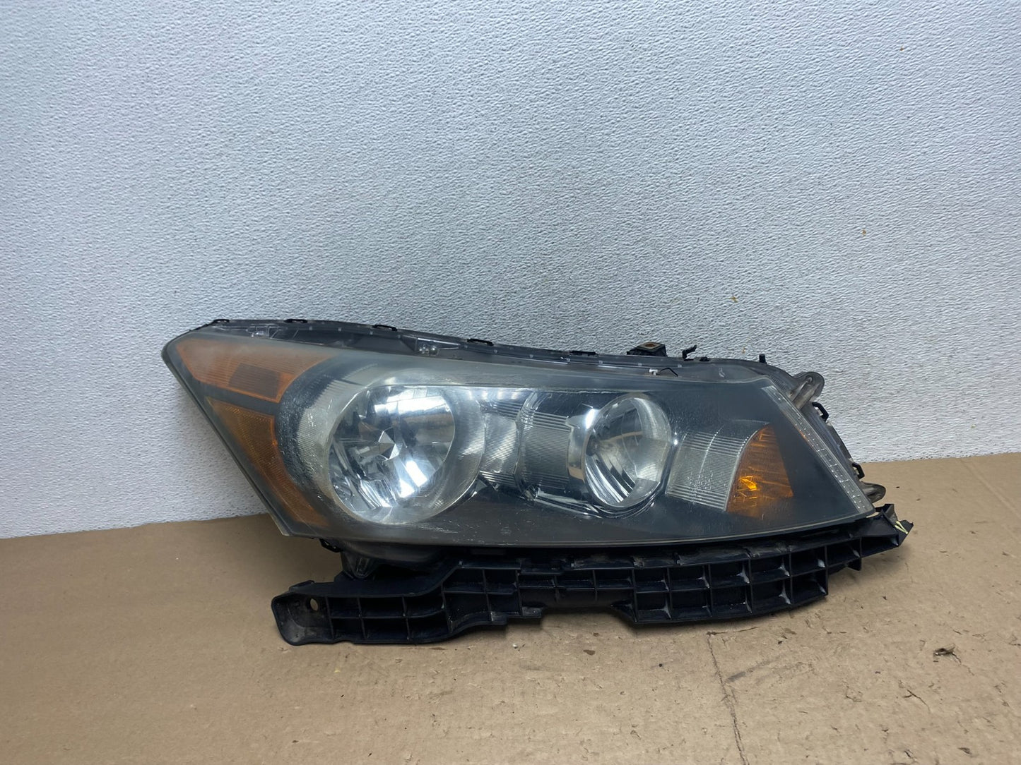 2008 to 2012 Honda Accord Sedan Right Passenger RH Headlight AG5617 DW0