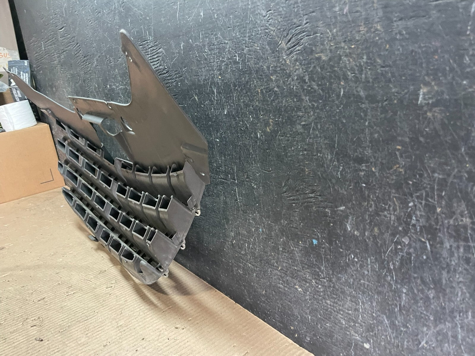 2007 to 2010 Chrysler Sebring Front Upper Grille Grill 0YW36TRMAC J3575 PS7