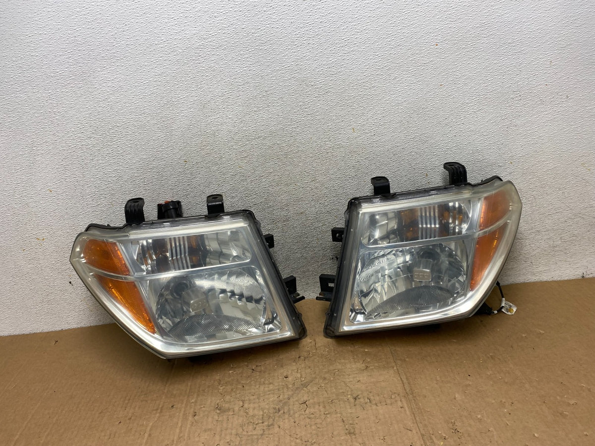 2005 2006 2007 Nissan Pathfinder Halogen Headlights Left+Right AI5608 DW0