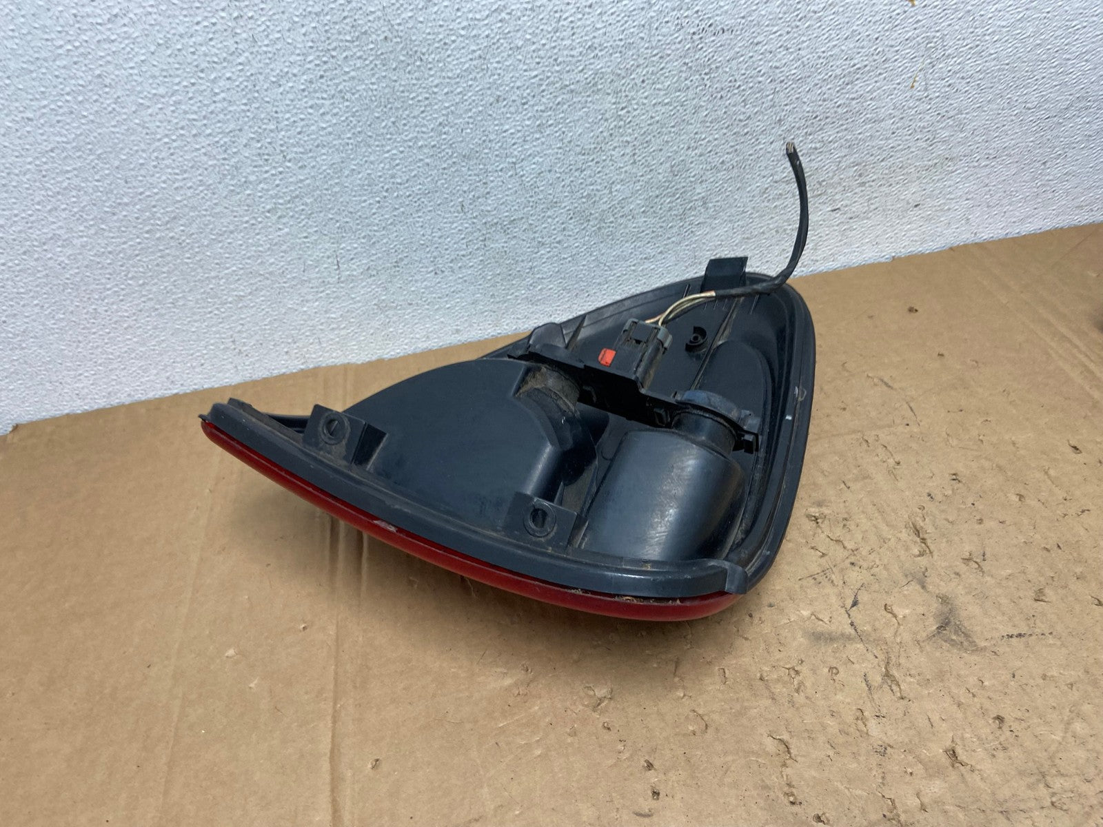 2004 - 2007 Dodge Grand Caravan Right Passenger Side Tail Light AD3109 LK5