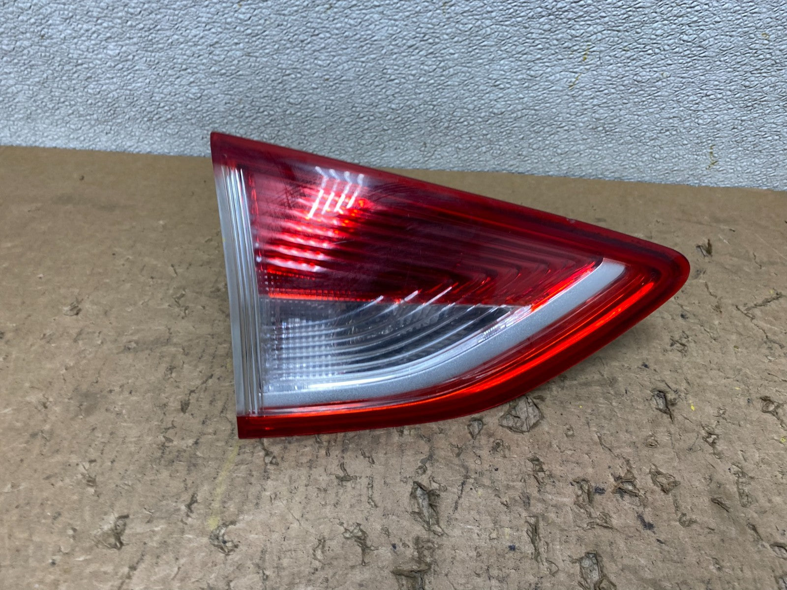 2013 to 2016 Ford Escape Left Driver LH Side Inner Tail Light OEM V8516 DW0