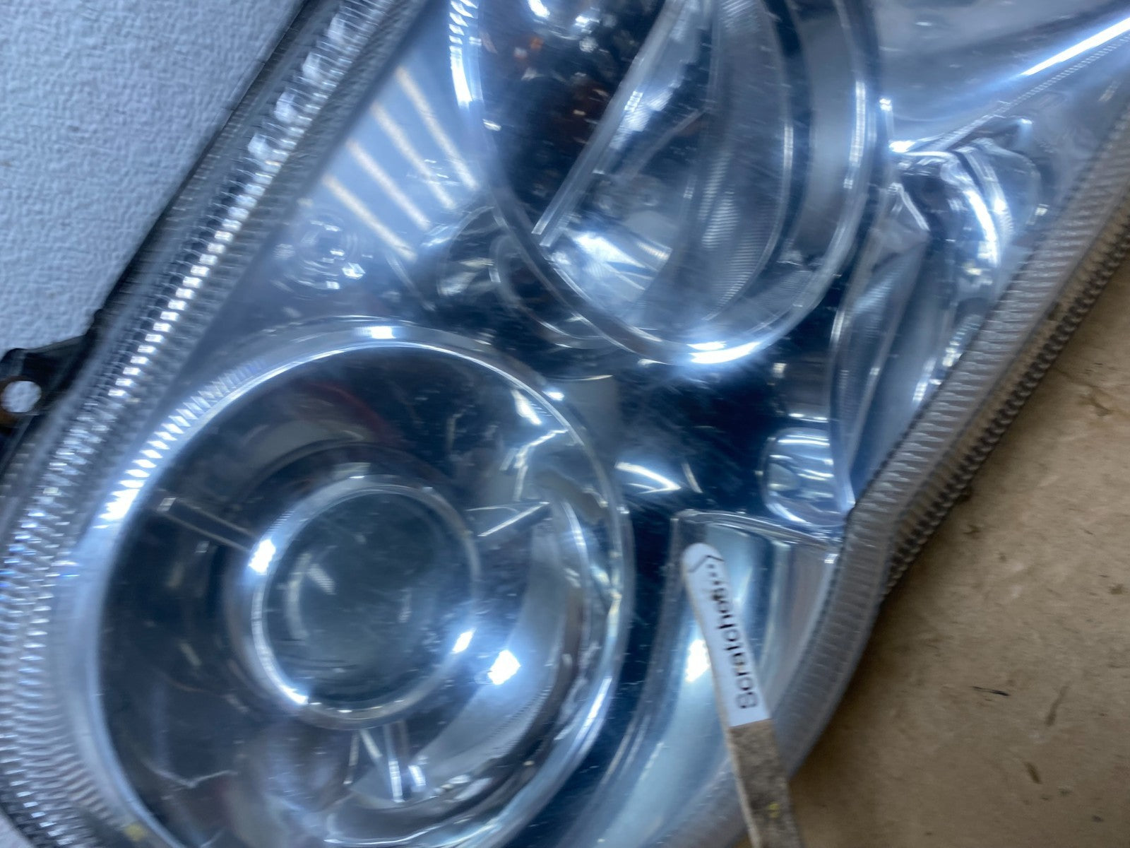 2005 to 2010 Chrysler 300C Left+Right Side Halogen Headlights AD4543 DW3