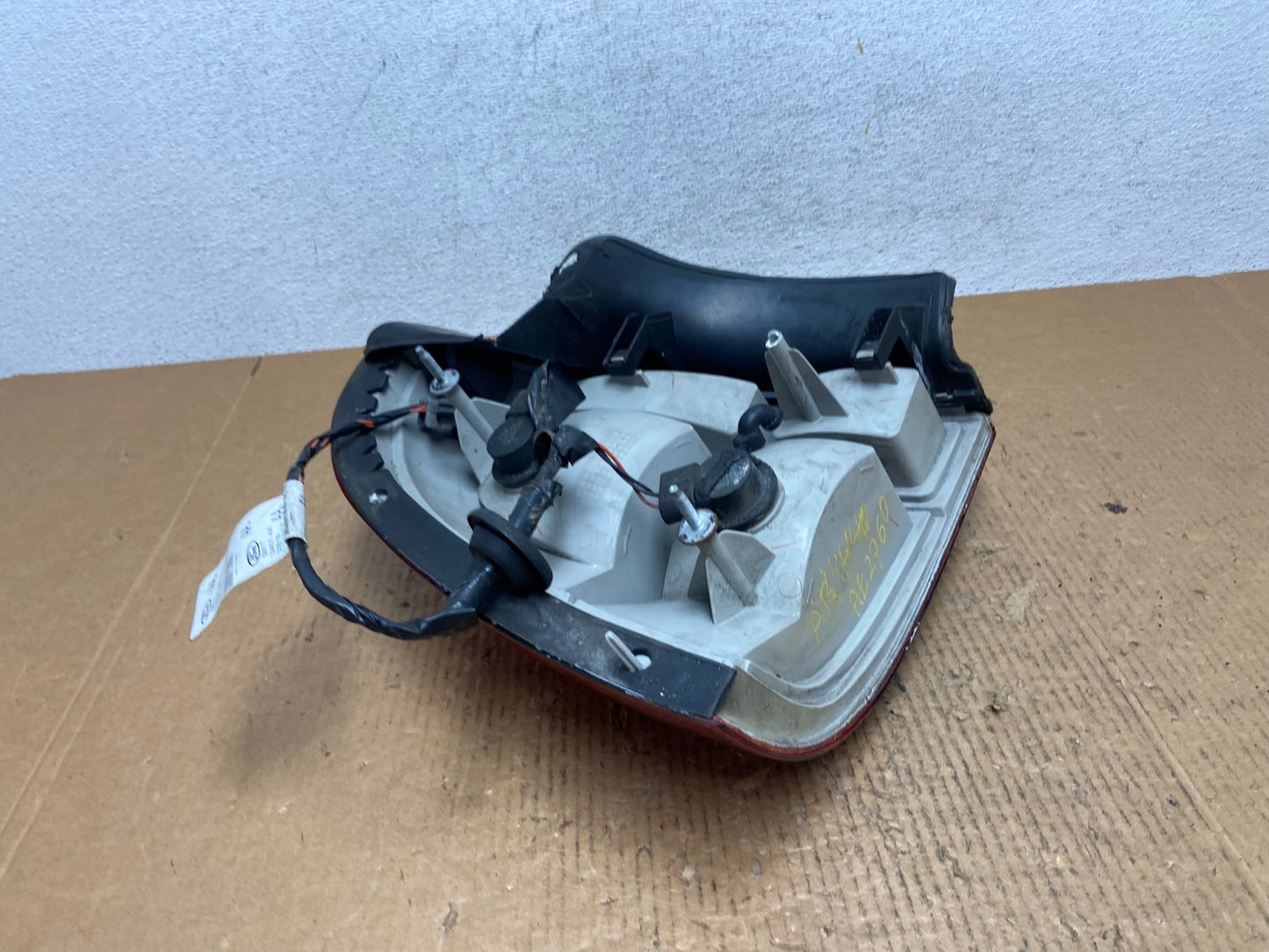 2003 to 2011 Lincoln Town Car Right Passenger Rh Tail Light AE2760 LK6