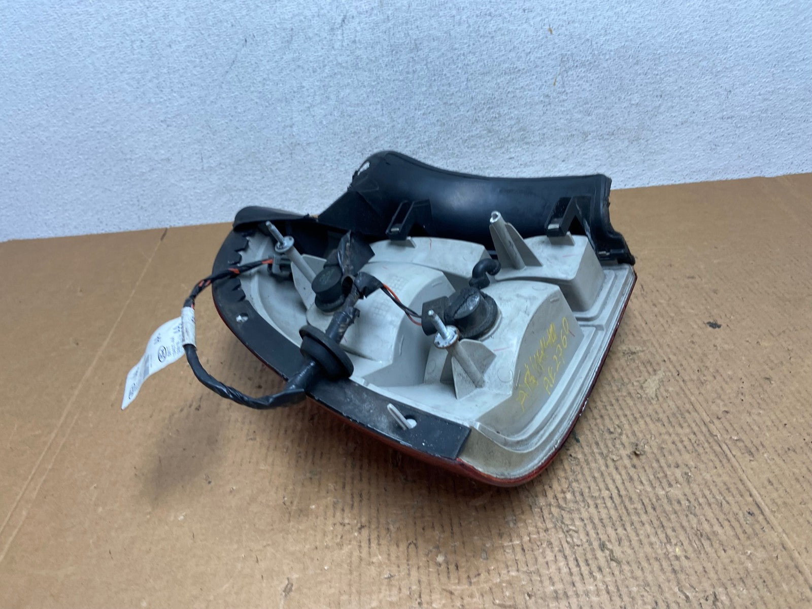 2003 to 2011 Lincoln Town Car Right Passenger Rh Tail Light AE2760 LK6