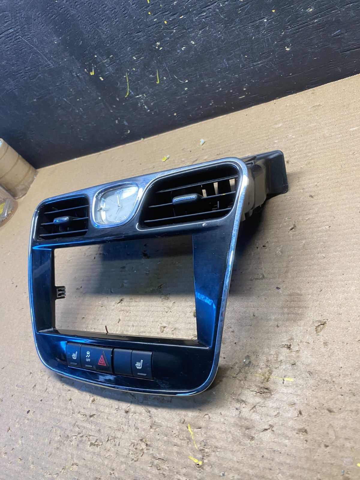 2011-2014 Chrysler 200 Dash Radio Bezel Trim Clock Hazard Bezel S8885 DG2