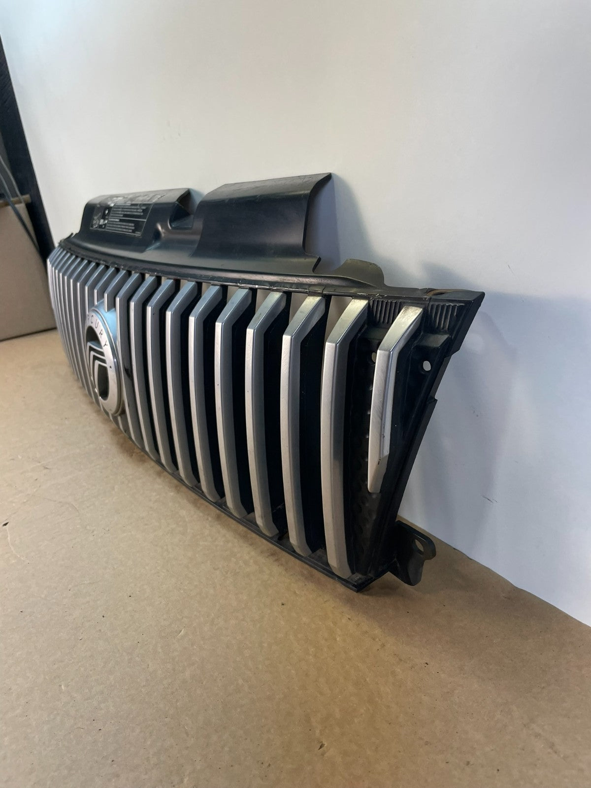 2005 to 2007 Mercury Mariner Front Upper Grill Grille AH0015 DG1
