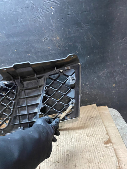 2005 2006 2007 Nissan Pathfinder Chrome Front Upper Grill Grille OEM V9601 DG12