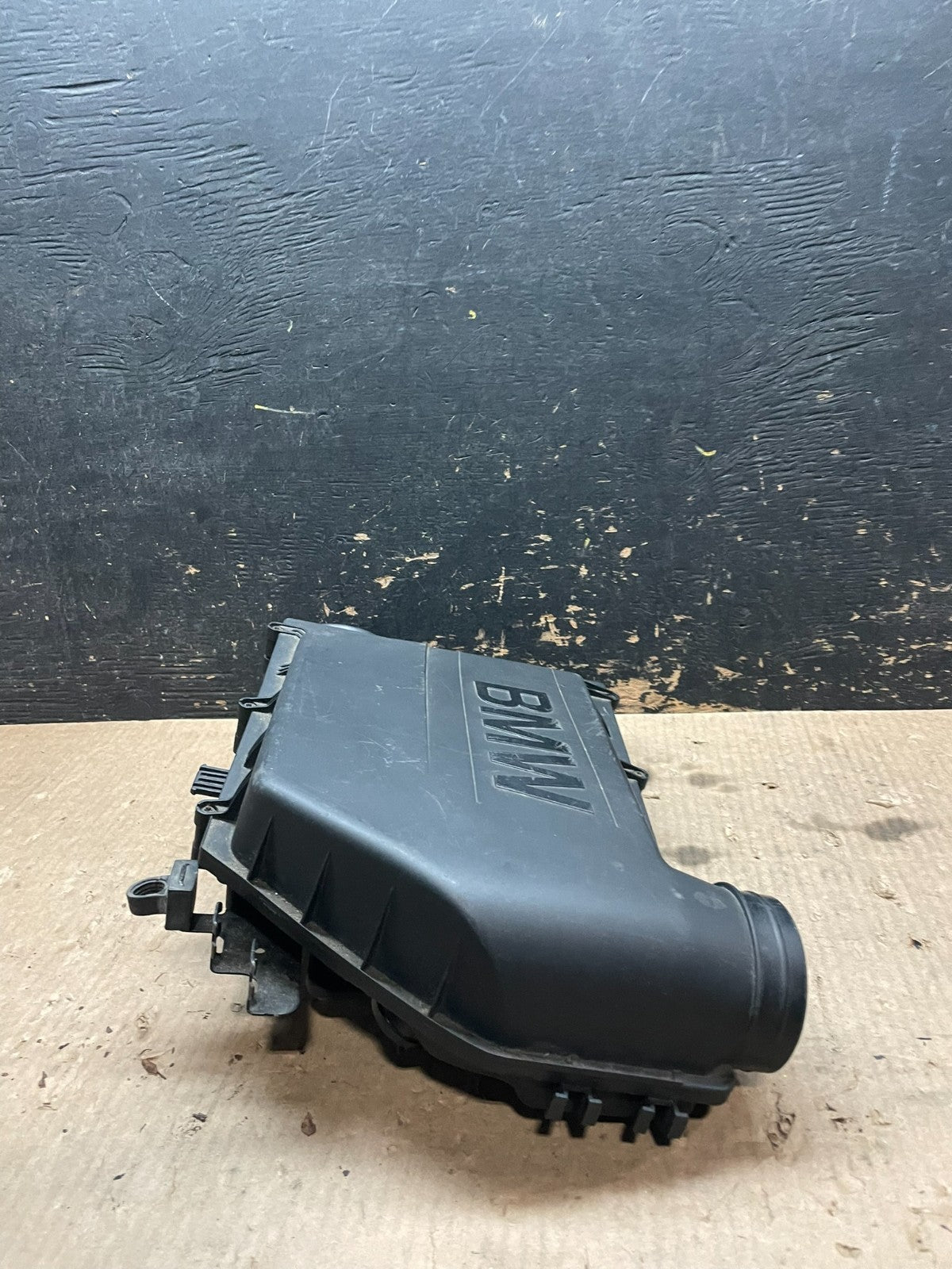 2008 - 2010 BMW X6 Air Intake Cleaner Filter Housing OEM Z3365 DG2