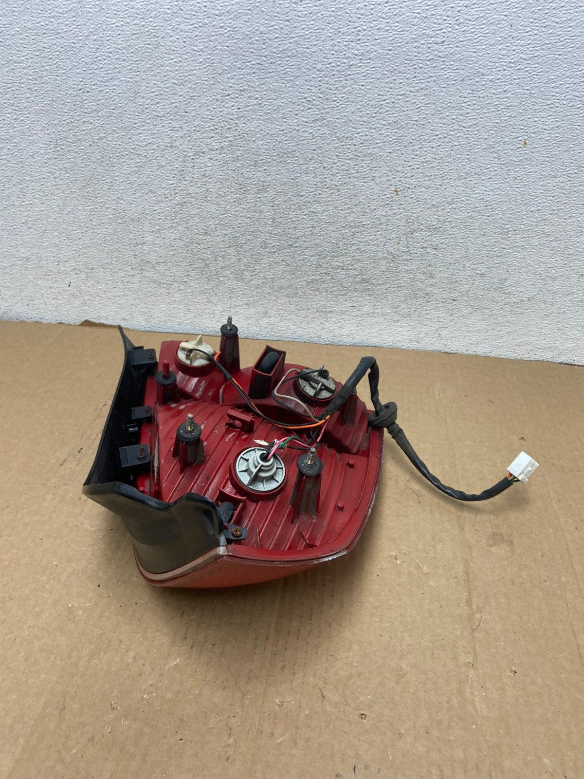 2001 2002 2003 Hyundai Elantra Right Passenger Rh Tail Light AG2011 LK6