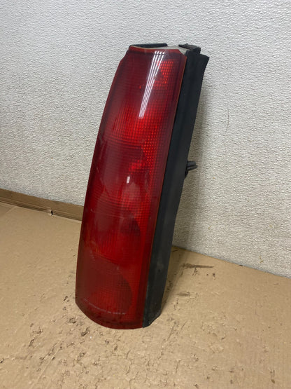 1990-1996 Chevrolet Lumina VAN Right Passenger RH Side Tail Light Oem U2336 DG1