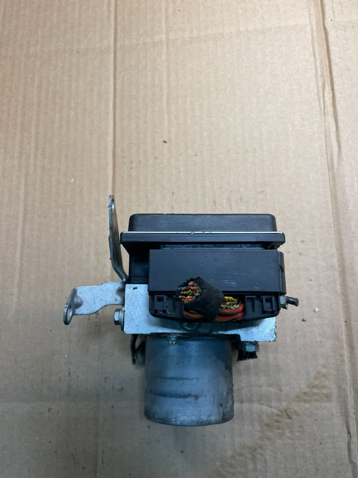 2007 to 2013 BMW 335i ABS Anti-Lock Brake Pump 6768550 OEM X0998 DG2