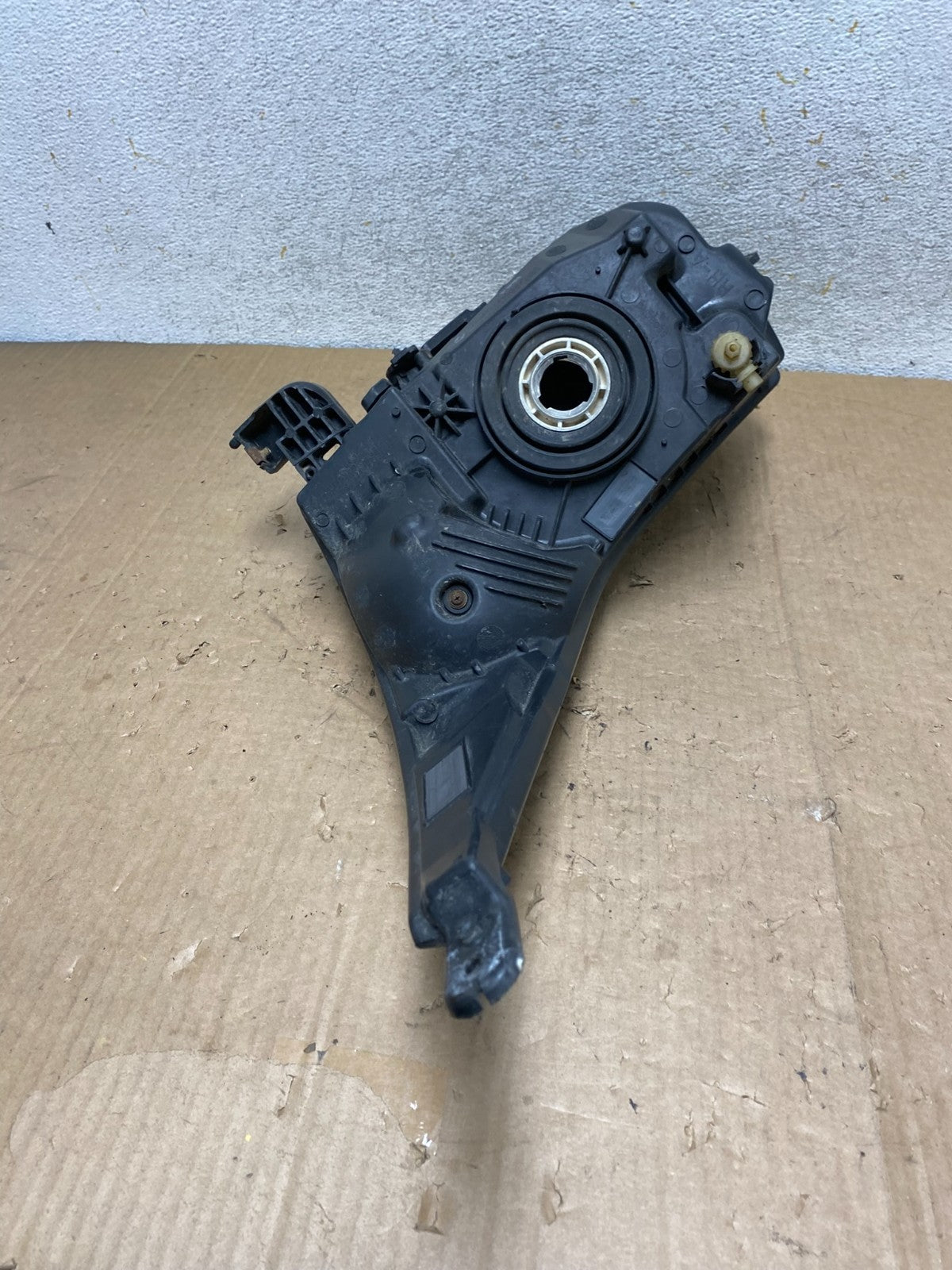 2011 to 2015 Chevrolet Cruze Halogen Right Passenger Rh Headlight AI9293 LK8