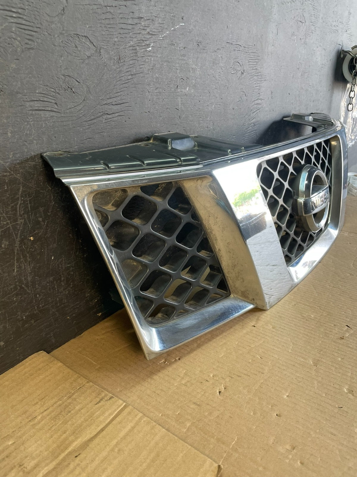 2005 2006 2007 Nissan Pathfinder Chrome Front Upper Grill Grille AE3729 DG2