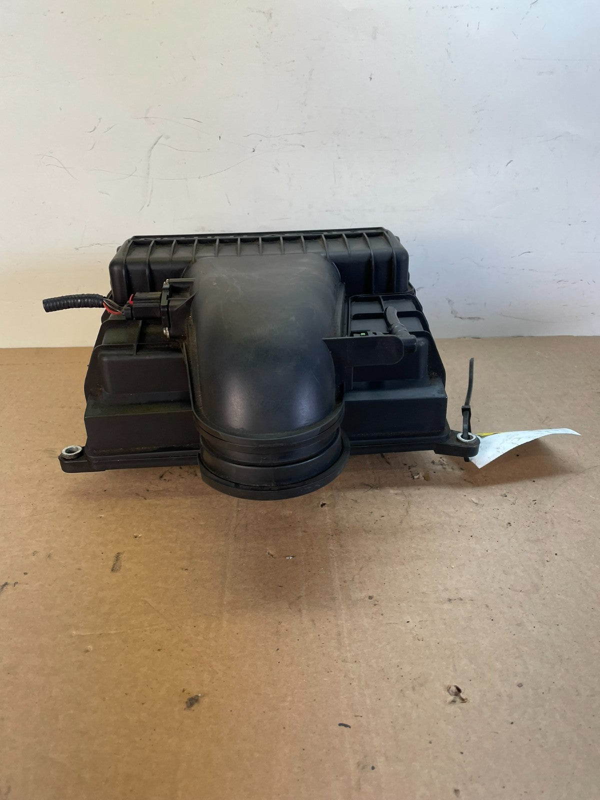 2004-2008 Ford F150 5.4L 3V Engine Air Intake Cleaner Filter Box AG76133