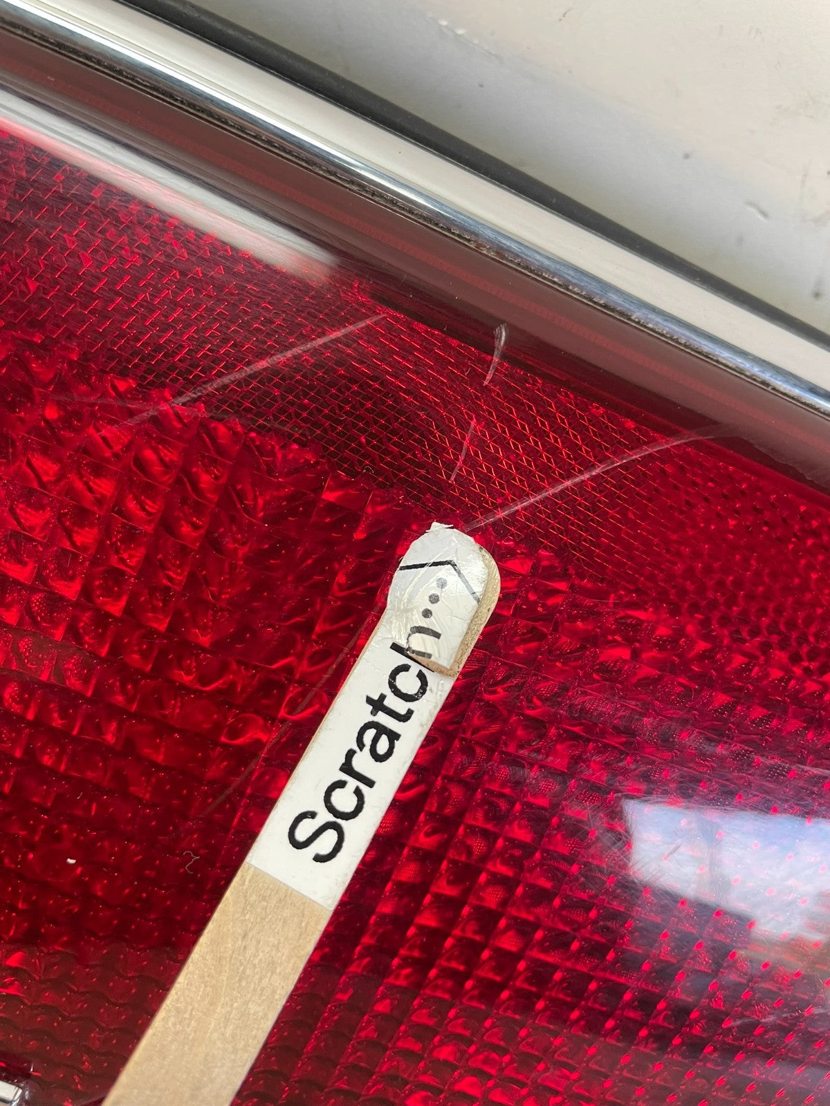 2000 to 2005 Buick Lesabre Trunk Rear Center Tail Light Panel AG7602 DG3