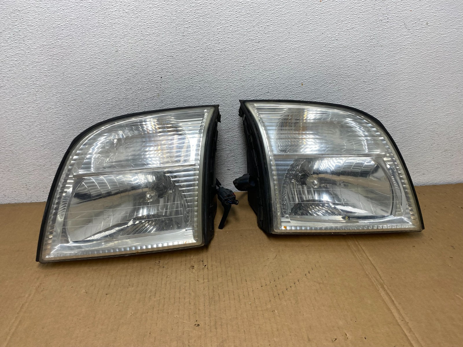 2002-2005 Mercury Mountaineer Left+Right Side Halogen Headlights AD0759 DW0