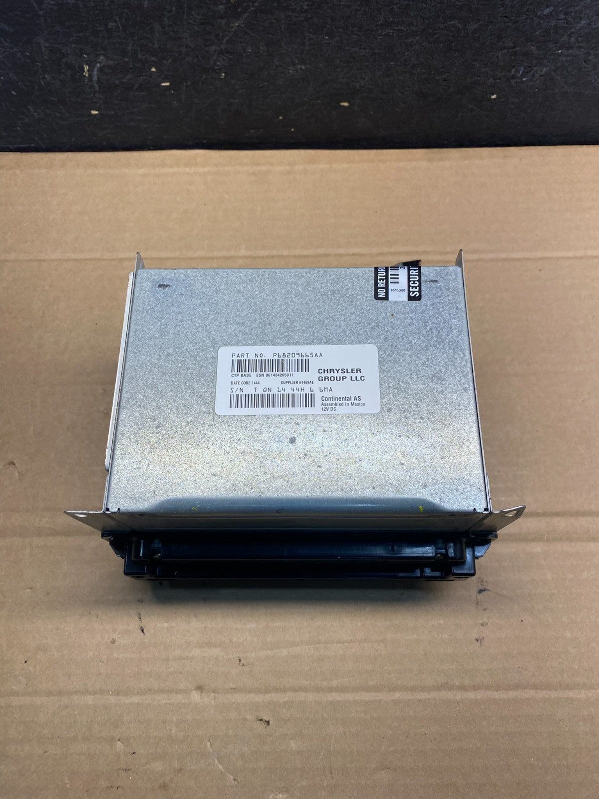 2013 - 2014 Dodge Journey Radio Info Media CD Player Unit AE8140 DG3
