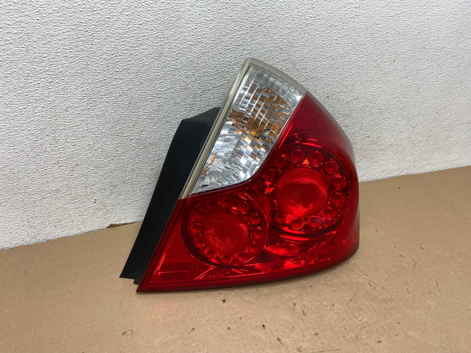 2006 2007 Infiniti M35 M35X M45 Right Passenger Side Tail Light AG4156 LK2