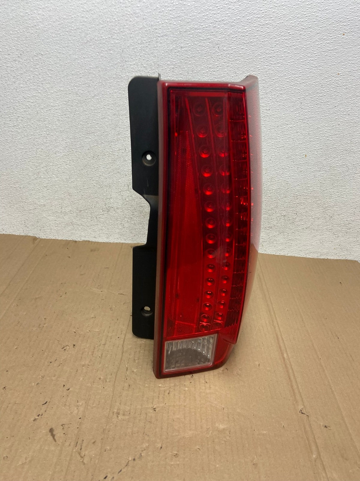 2007 to 2014 Cadillac Escalade Right Passenger RH Side Tail Light AE8957 LK2
