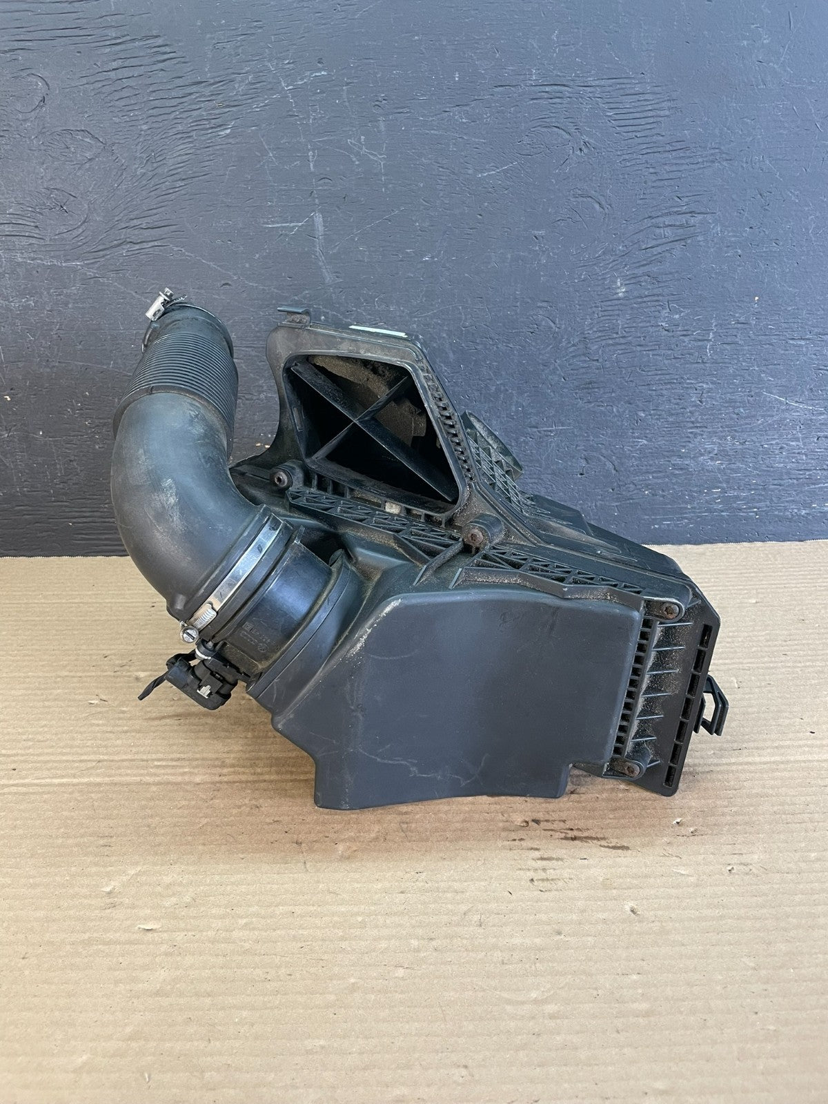 2009 to 2012 Audi A4 Air Cleaner Intake Box AF3423 DG0