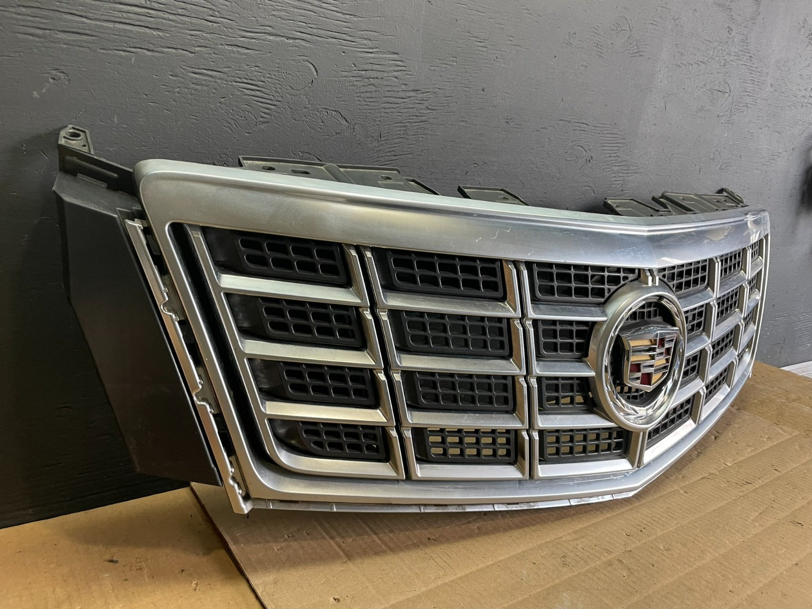 2013 2014 2015 Cadillac XTS Front Upper Grill Grille Oem AB7660 DG1