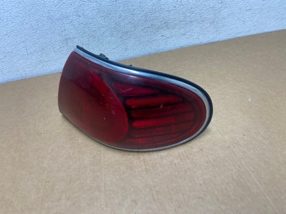 2000 to 2005 Buick Lesabre Right Passenger RH Side Tail Light AD5351 LK1