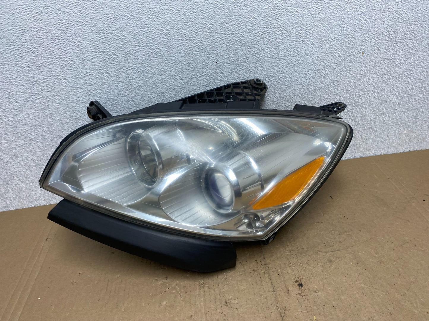 2007 to 2010 Saturn Outlook Left Driver LH Halogen Headlight AC5862 DW0