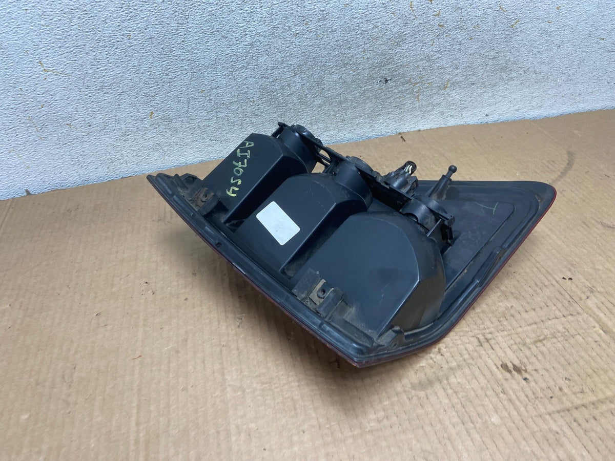 2005 - 2006 Jeep Grand Cherokee Right Passenger Rh Tail Light AI7054 LK6