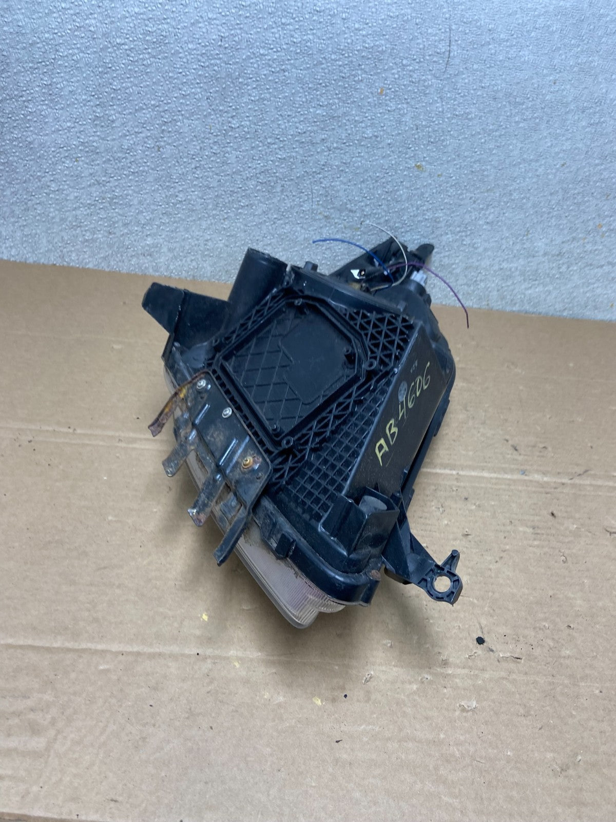 2004 - 2005 Toyota Prius Left Driver Lh Halogen Headlight AD2660 DW5