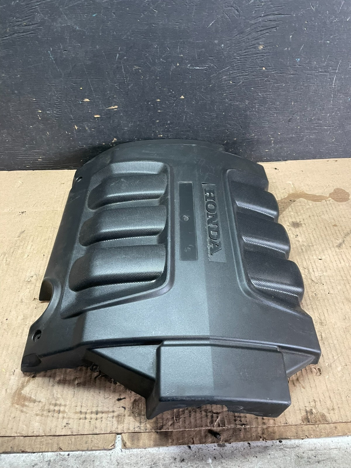 2005 to 2007 Honda Odyssey Black Engine Cover M9000 DG2