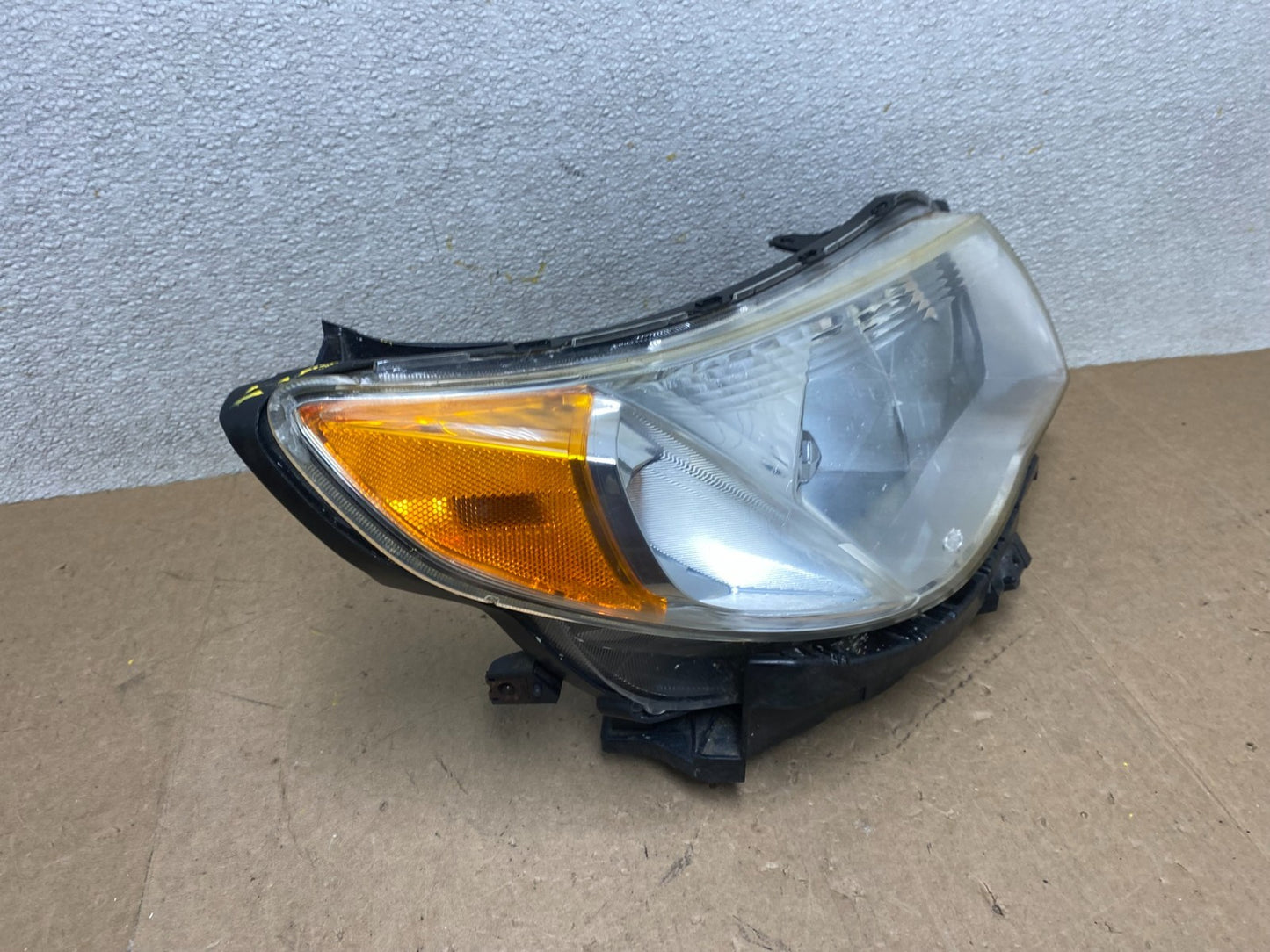 2009 - 2013 Subaru Forester Right Passenger Side Xenon Headlight OEM W8747 DW2