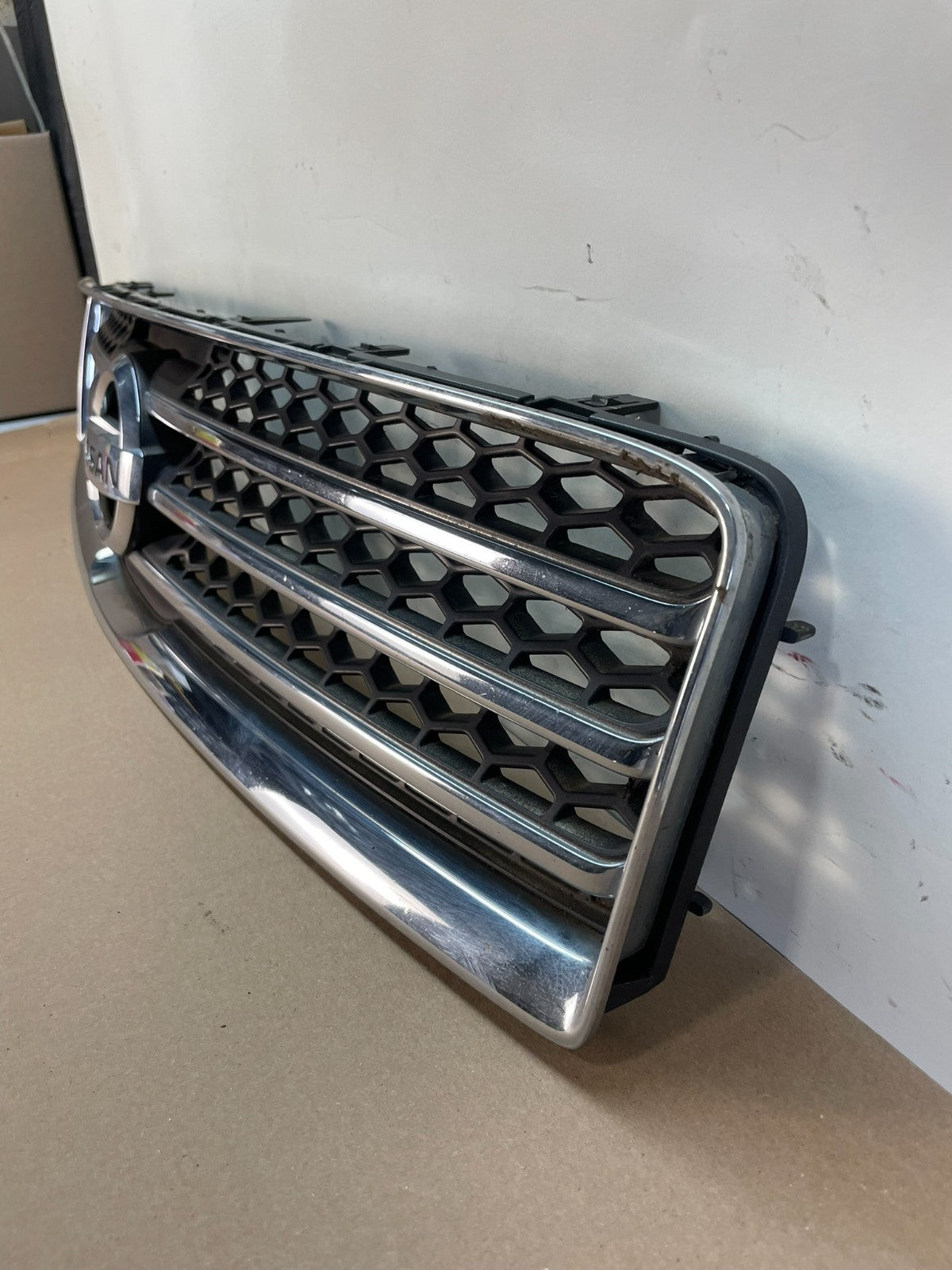 2009 to 2011 Nissan Maxima Front Upper Grill Grille 62070-9N00A AI8569 DG1