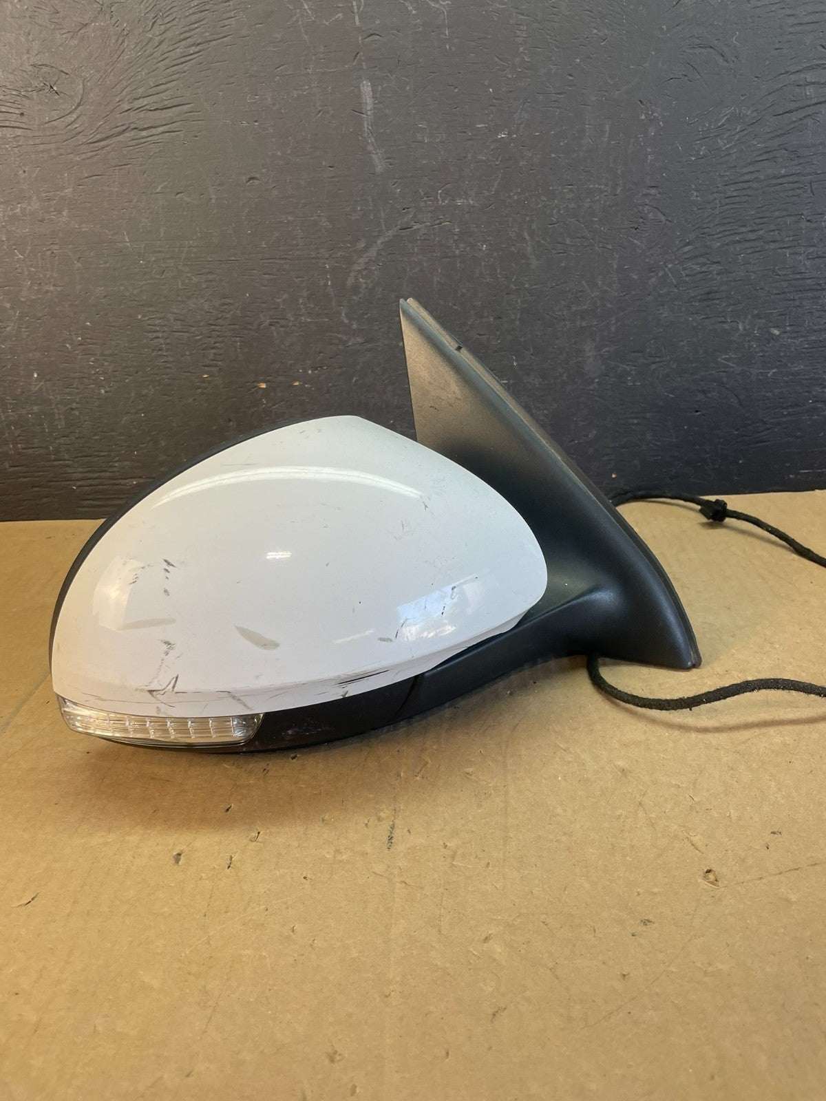 2009 to 2018 Volkswagen Tiguan Right Passenger View Door Mirror AD5675 DW1