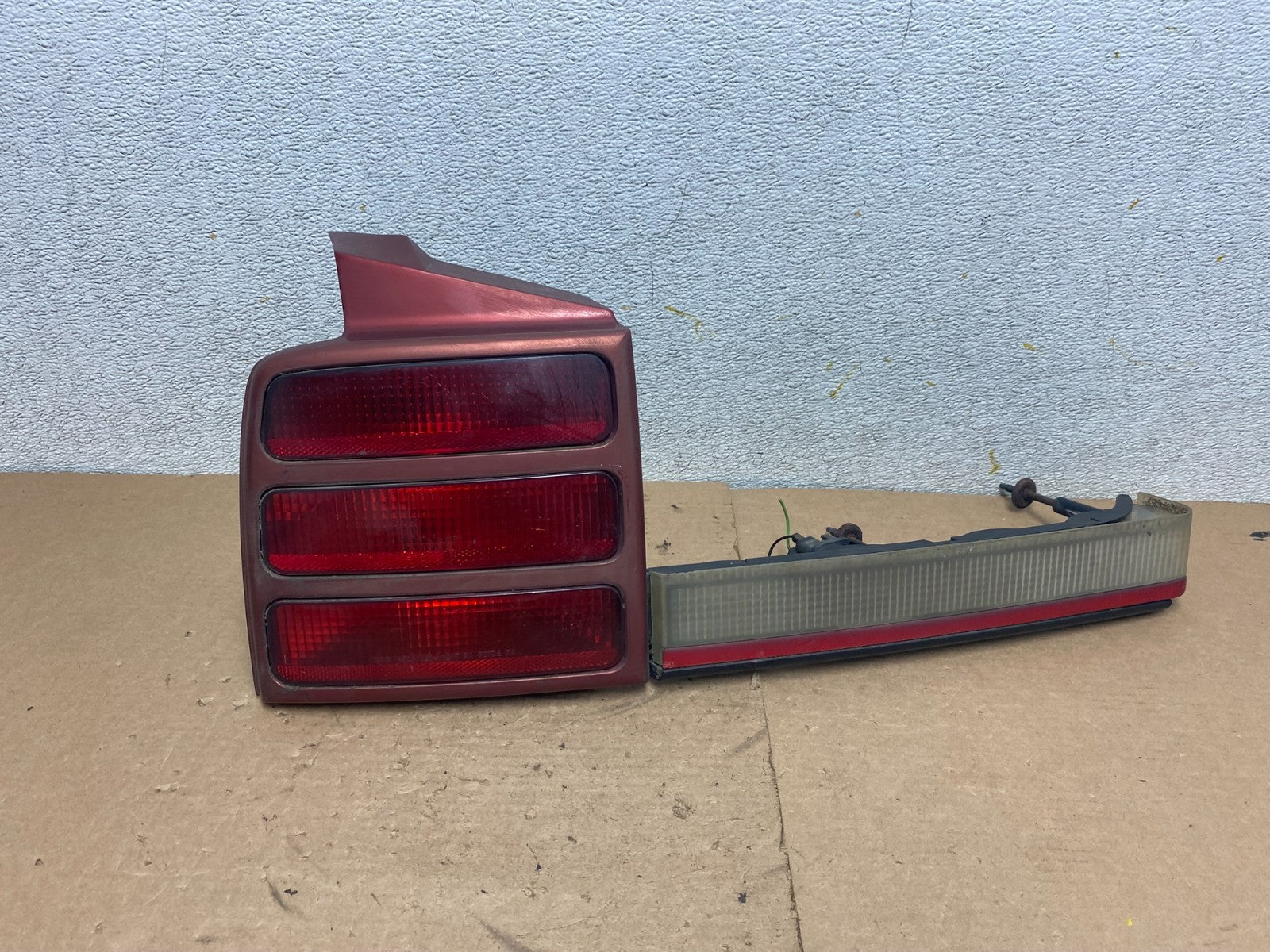 1991-1996 Oldsmobile Cutlass Ciera Left Driver LH Side Tail Light P5178 DG0