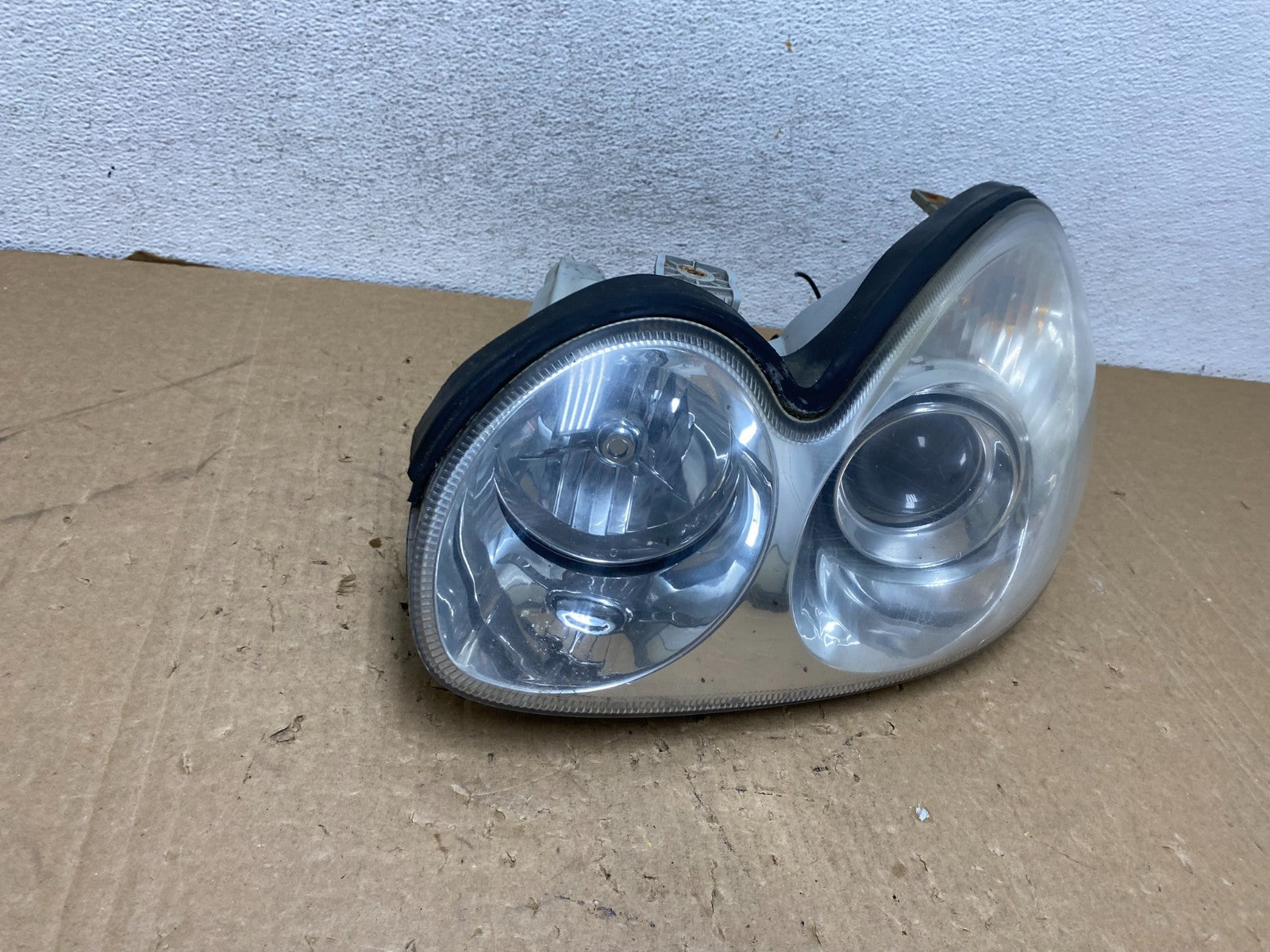 2002 to 2005 Hyundai Sonata Left Driver LH Side Headlight Halogen AG1120 DW2