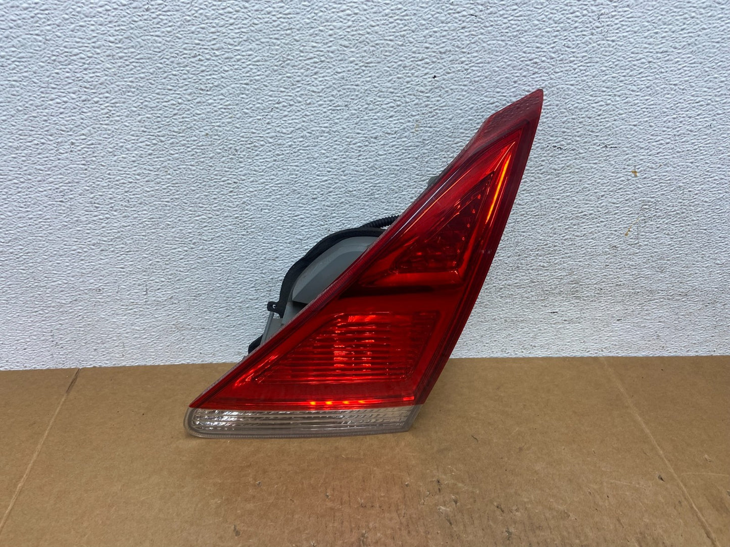 2009 to 2012 Toyota Venza Right Passenger RH Side Inner Tail Light AE0365 DG0