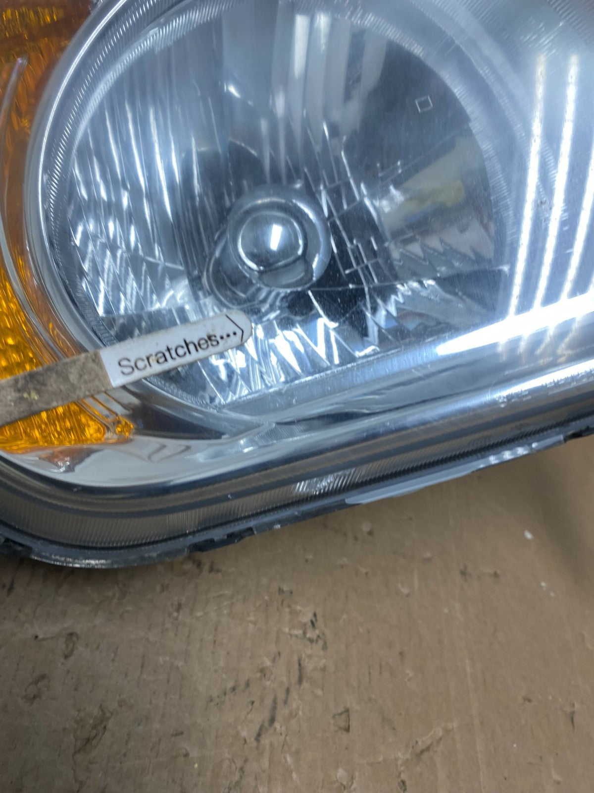 2003 to 2006 Honda Element Right Passenger Rh Side Headlight AD8206 DW3