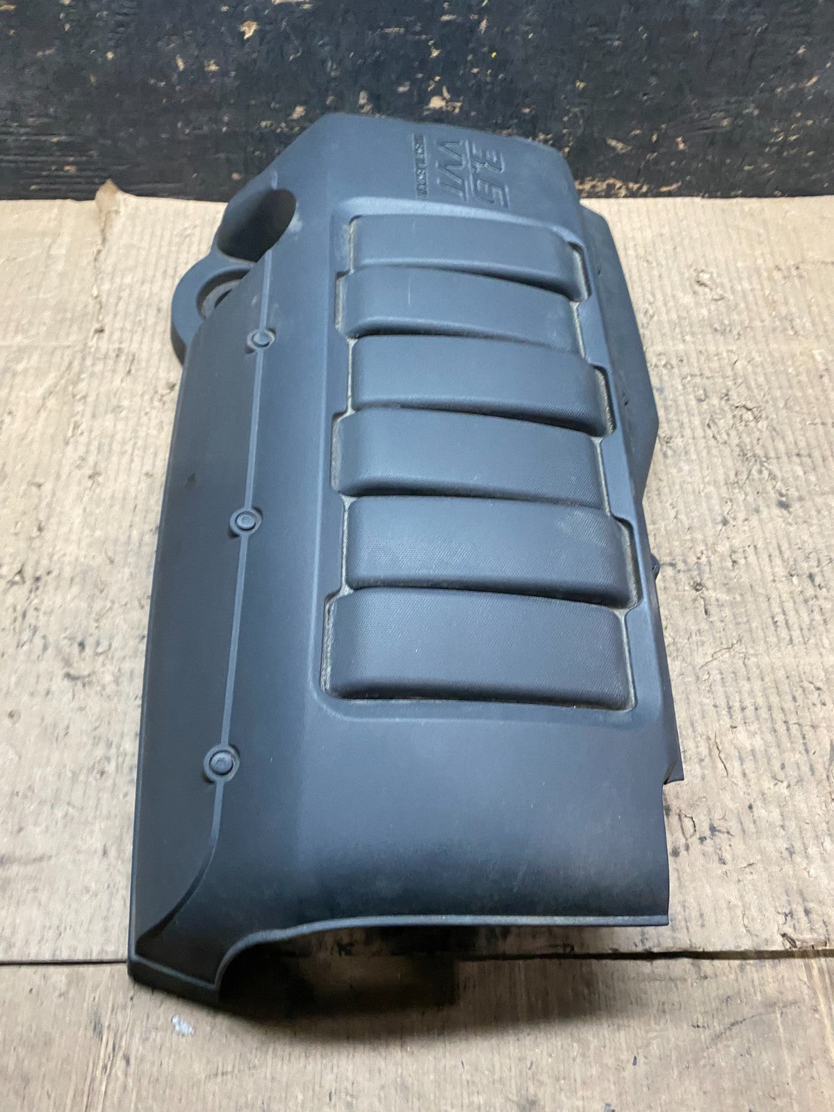 2007 to 2012 GMC Acadia 3.6L VVT Engine Cover Shield u6171 DG2