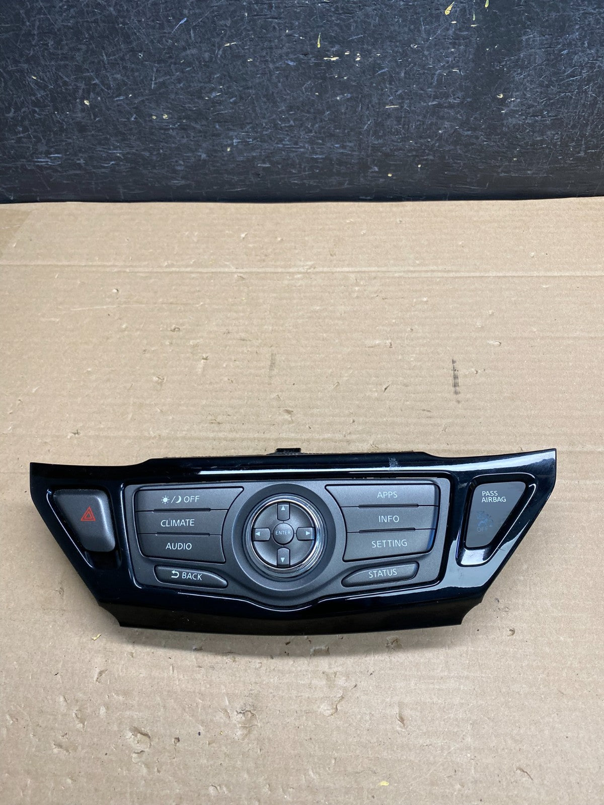 2013 to 2018 Nissan Pathfinder Radio Audio Climate Control AG5241 DG0
