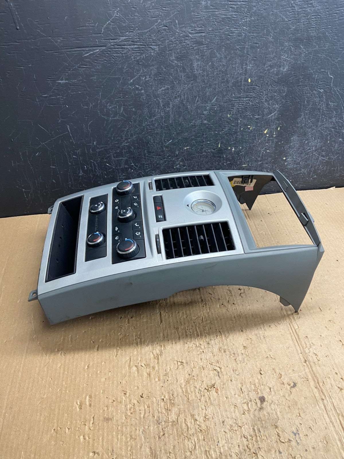 2008-2010 Chrysler Town Country Climate Control Panel Center Dash Trim AF1467 DG2