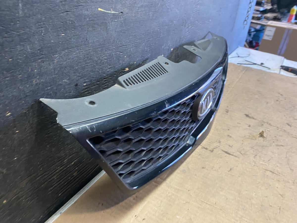 2010 to 2012 Kia Forte Koup Front Upper Grill Grille T4213 DG2